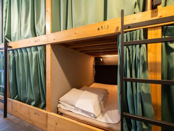 Imano Tokyo Hostel : photo 3 de la chambre lit dans un dortoir pour hommes de 10 lits
