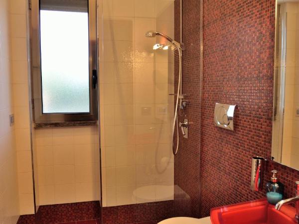 Bed and Breakfast La Villa AMBIENTI SANIFICATI CON GENERATORE DI OZONO : photo 3 de la chambre chambre simple