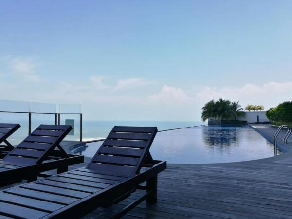 Attic Home Melaka Silverscape Residence & Jonker : photo 2 de la chambre superior king studio (private bathtub and city view)