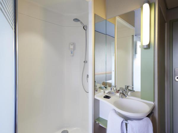 ibis budget Genève Petit-Lancy : photo 6 de la chambre chambre triple