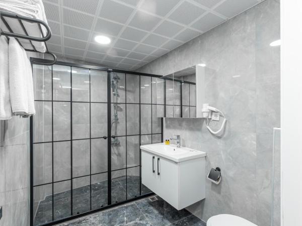 Sirkeci Grand Family Hotel & SPA : photo 5 de la chambre chambre quadruple deluxe