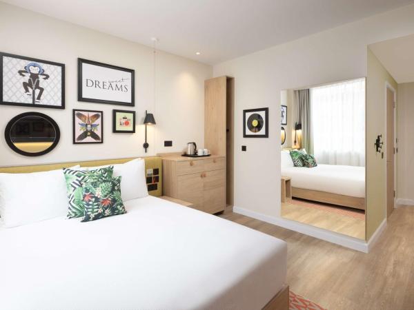 Hampton By Hilton London Old Street : photo 1 de la chambre chambre lit queen-size 
