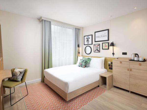 Hampton By Hilton London Old Street : photo 2 de la chambre chambre lit queen-size - pour personnes à mobilité réduite