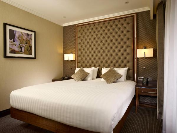 DoubleTree by Hilton London Victoria : photo 1 de la chambre suite studio lit king-size avec canapé-lit