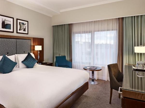 DoubleTree by Hilton London Victoria : photo 2 de la chambre chambre supérieure lit queen-size