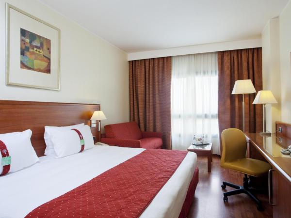 Holiday Inn Cagliari, an IHG Hotel : photo 6 de la chambre chambre premium