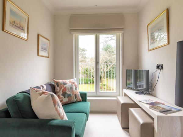 Near Major Attractions | Comfortable | TV : photo 1 de la chambre maison de vacances