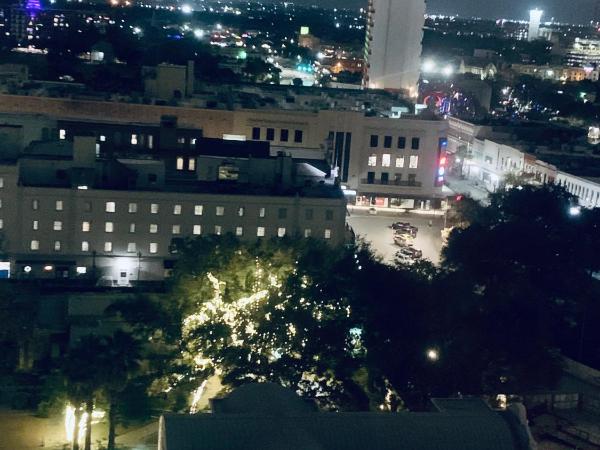 The Emily Morgan Hotel - A DoubleTree by Hilton : photo 5 de la chambre suite junior avec baignoire spa