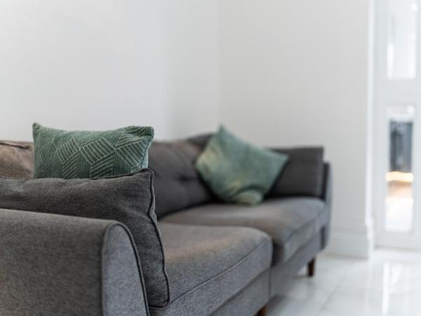 Smart TV | WiFi | Free Parking : photo 9 de la chambre maison de vacances