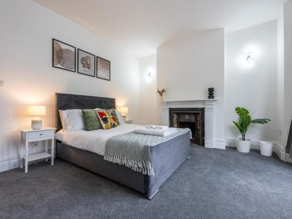 Smart TV | WiFi | Free Parking : photo 6 de la chambre maison de vacances