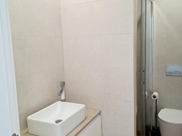 SurfSoul Guesthouse - Bed and Breakfast : photo 6 de la chambre chambre double avec salle de bains privative