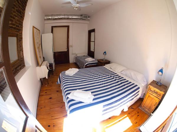 BA STOP Hostel : photo 6 de la chambre chambre double avec salle de bains commune