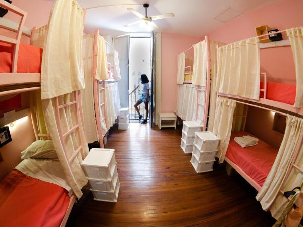 BA STOP Hostel : photo 2 de la chambre lit simple dans dortoir pour femmes