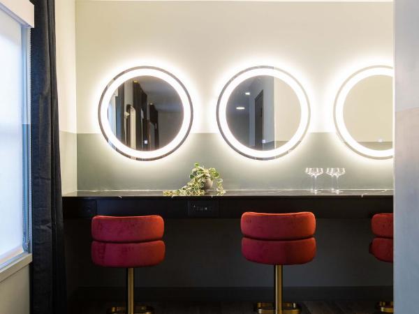 The Darwin Hotel : photo 2 de la chambre glam night out suite