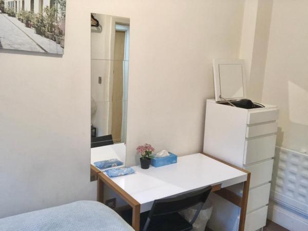 Metropolitan Coziness Private Bedrooms in Euston Station 161 : photo 10 de la chambre chambre double standard avec salle de bains commune