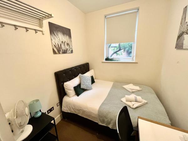 Metropolitan Coziness Private Bedrooms in Euston Station 161 : photo 6 de la chambre chambre double standard avec salle de bains commune