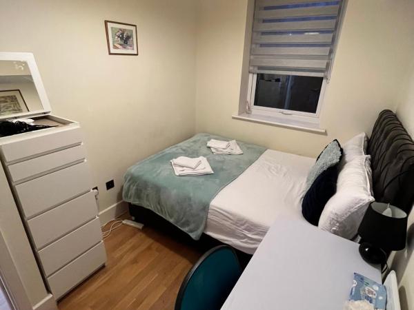 Metropolitan Coziness Private Bedrooms in Euston Station 161 : photo 9 de la chambre chambre double avec salle de bains commune