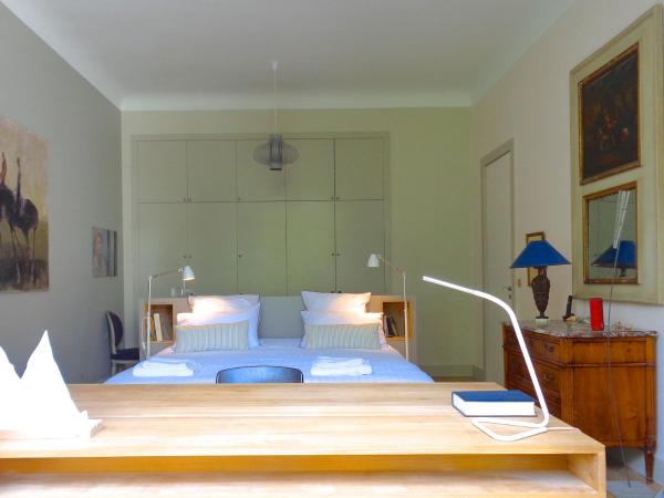 Villa du Square, Luxury Guest House : photo 1 de la chambre chambre double deluxe avec baignoire