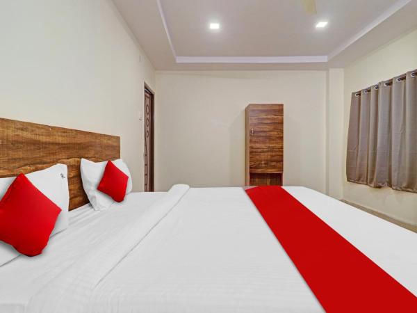 OYO Flagship 81135 Hotel R Square Inn : photo 5 de la chambre chambre triple classique