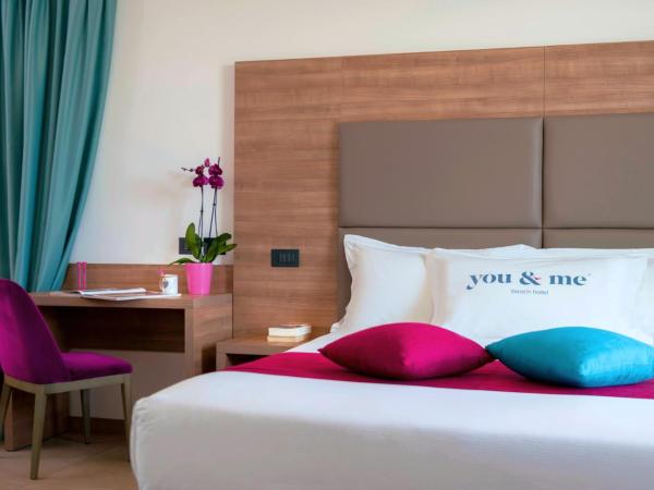 You & Me Beach Hotel : photo 4 de la chambre suite avec balcon et bain à remous - vue sur mer