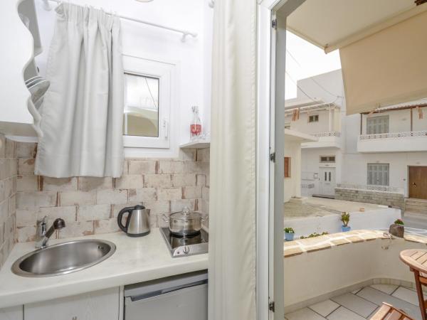 Sofi pension : photo 4 de la chambre chambre triple avec balcon