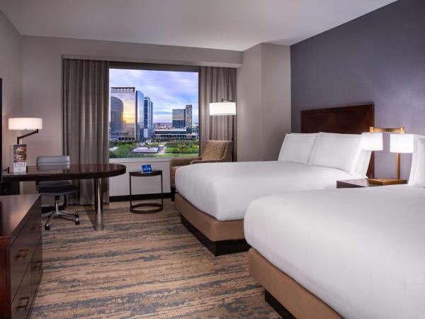 Hilton Americas - Houston : photo 3 de la chambre chambre avec 2 lits queen-size - vue sur parc