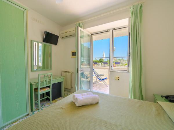 Hotel Parco Cartaromana : photo 4 de la chambre chambre double