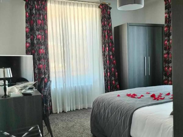 Hôtel La Réserve : photo 2 de la chambre chambre double standard