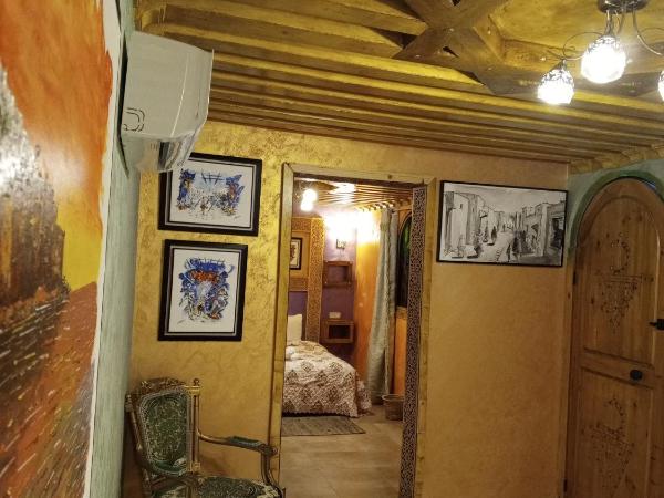 RIAD Dar Ouezzani : photo 6 de la chambre chambre deluxe avec 2 lits queen-size