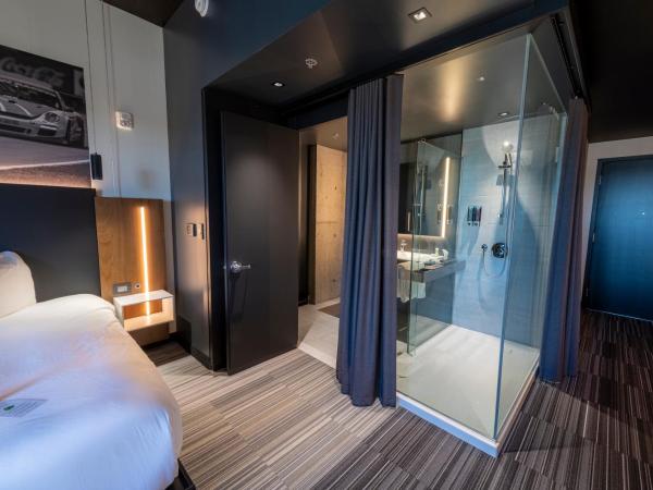 Grand Times Hotel - Aeroport de Quebec : photo 6 de la chambre chambre lit king-size supérieure