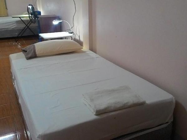 D's Corner & Guesthouse : photo 2 de la chambre room #34022709