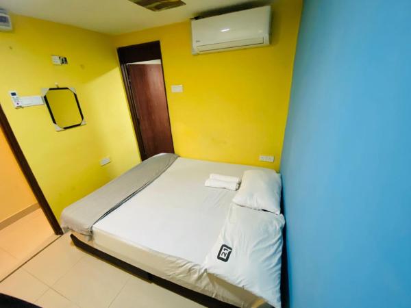 RAS Hotel : photo 5 de la chambre chambre double avec salle de bains privative