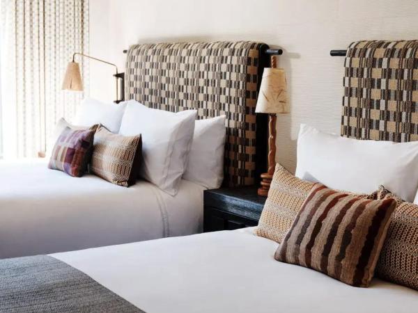 Downtown Los Angeles Proper Hotel, a Member of Design Hotels : photo 1 de la chambre chambre deluxe avec 2 lits queen-size - accessible aux personnes à mobilité réduite