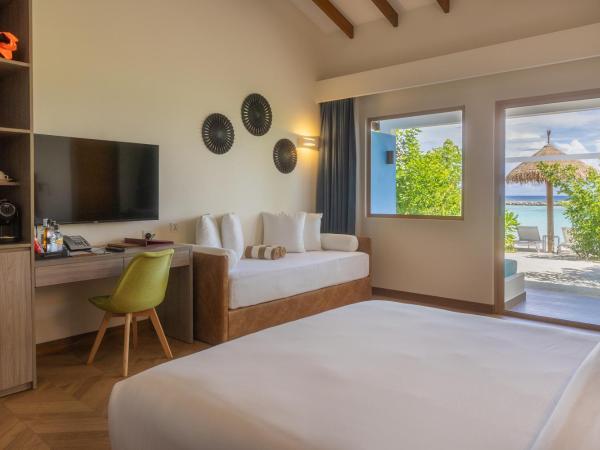 Joy Island Maldives All Inclusive Resort : photo 2 de la chambre beach villa with sunrise view