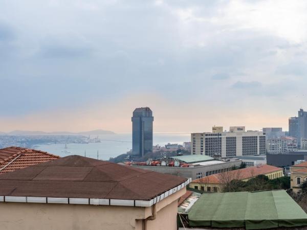 Gallery Residence & Hotel Nişantaşı : photo 9 de la chambre chambre double avec balcon - vue sur mer