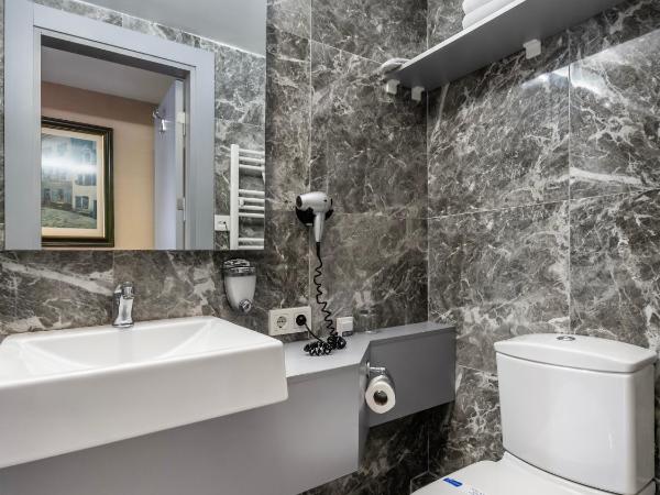 Gallery Residence & Hotel Nişantaşı : photo 10 de la chambre chambre double avec balcon - vue sur mer