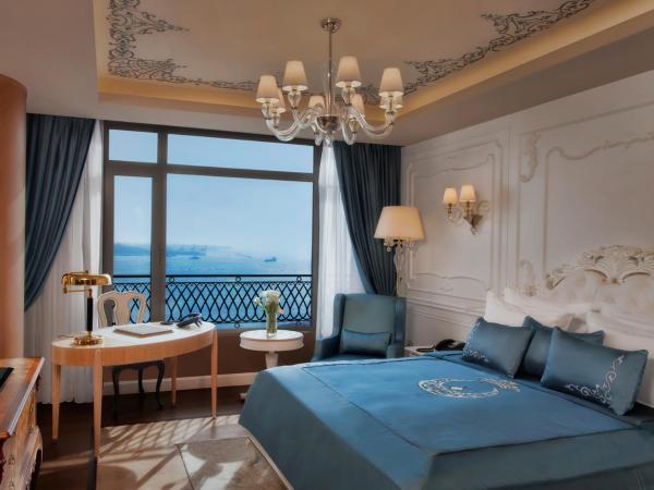 CVK Park Bosphorus Hotel Istanbul : photo 1 de la chambre chambre double supérieure avec vue sur le bosphore