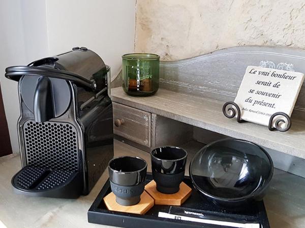 Le Mas de Mougins : photo 3 de la chambre chambre double ou lits jumeaux - vue sur piscine