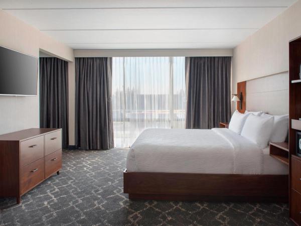 Four Points Philadelphia Northeast : photo 3 de la chambre suite lit king-size