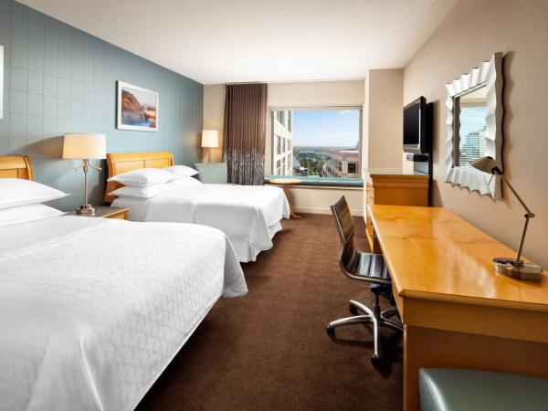 Sheraton Grand Sacramento : photo 1 de la chambre guest room with two double beds and city view - club lounge access