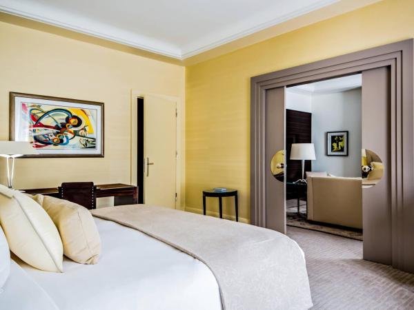 Prince de Galles, un hôtel Luxury Collection, Paris : photo 4 de la chambre suite 1 chambre lit king-size macassar avec terrasse 
