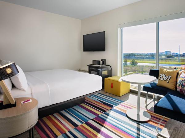 Aloft Orlando Lake Nona : photo 1 de la chambre chambre lit king-size