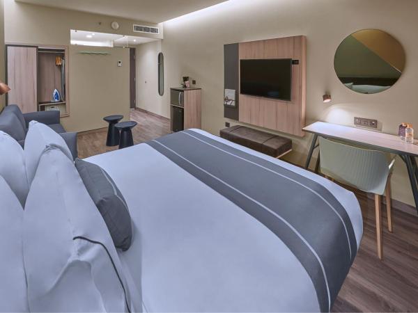 City Express Plus by Marriott Ciudad de Mexico Interlomas : photo 2 de la chambre chambre lit king-size supérieure avec canapé-lit