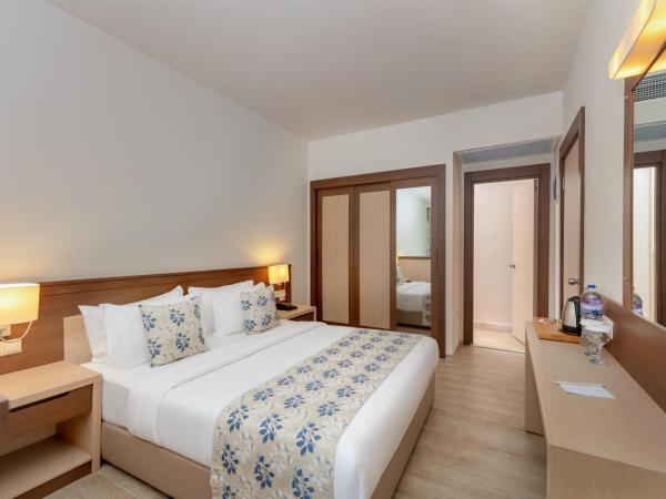 Labranda Mares Marmaris Hotel : photo 2 de la chambre chambre familiale 2 chambres - vue sur jardin