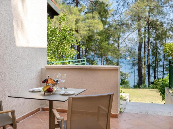 Labranda Mares Marmaris Hotel : photo 5 de la chambre chambre familiale 2 chambres - vue sur jardin