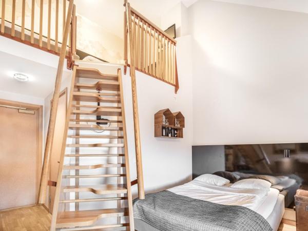 Hotell Heden - BW Signature Collection : photo 2 de la chambre family room with four single beds - loft