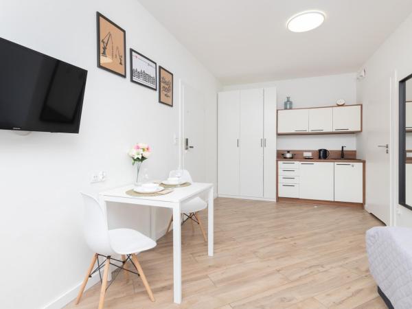 Browar Gdański by Noclegi Renters : photo 8 de la chambre studio supérieur avec balcon