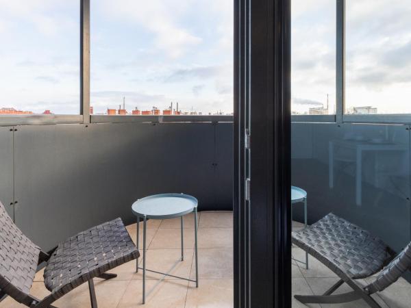 Browar Gdański by Noclegi Renters : photo 4 de la chambre studio supérieur avec balcon