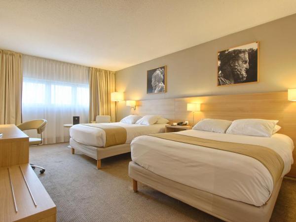 Best Western Plus Paris Orly Airport : photo 3 de la chambre chambre familiale avec 4 lits doubles
