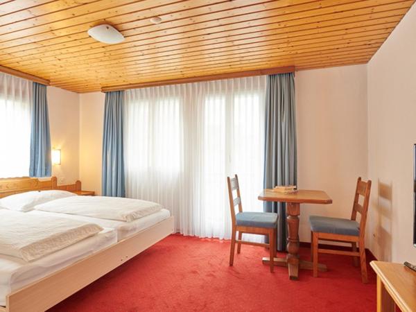 Hotel Weisshorn : photo 2 de la chambre chambre lits jumeaux